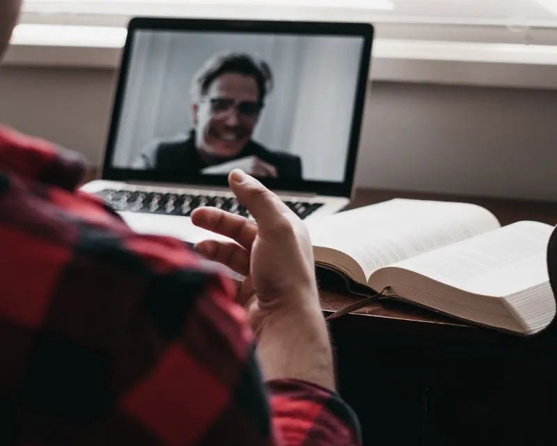 Ventajas y consejos para realizar una entrevista mediante videollamada. Reclutamiento digital